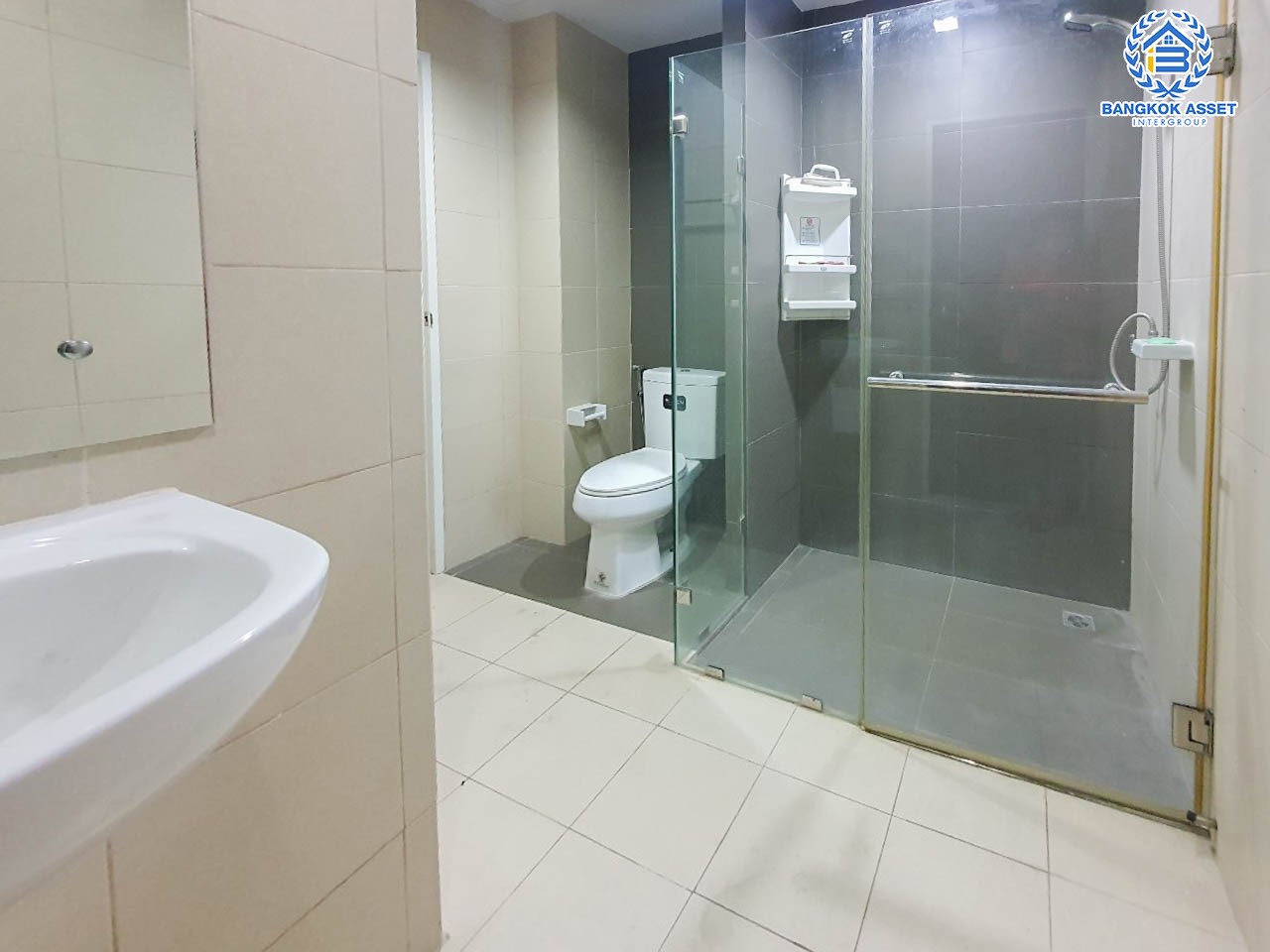 *****ทาวน์โฮมมือสอง 3 ชั้น ม.แกรนด์ ไอ-ดีไซน์ วิภาวดี หน้าบ้านกว้างถึง 6.5 เมตร บนเนื้อที่มากถึง 29.2 ตร.ว. ฟังก์ชันจัดเต็ม 3 ห้องนอน 3 ห้องน้ำ 2 ที่จอดรถ พร้อมอยู่ แถมฟรี! เครื่องปรับอากาศ 4 เครื่อง เครื่องดูดควัน 1 เครื่อง ทำเลดี เชื่อมต่อถนนวิภาวดี และถนนพหลโยธิน